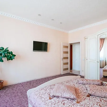 Centr Vip-Kvartira By 7 *