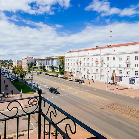 Apartment Centr Vip-kvartira By 7 *