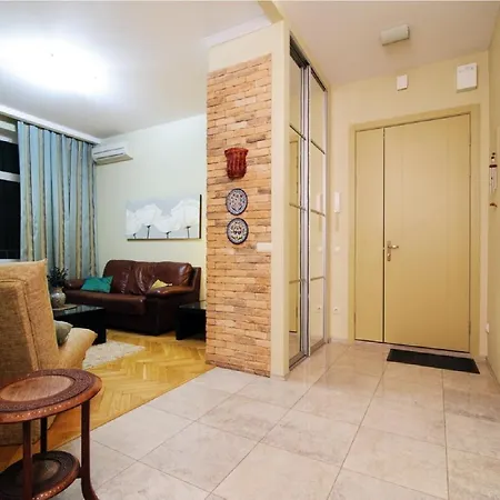 Centr Vip-Kvartira By 7 *